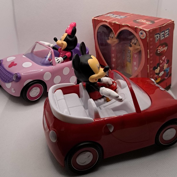Vintage Minnie and Mickey - Battery Operated Cars and PEEZ - Picture 3 of 11